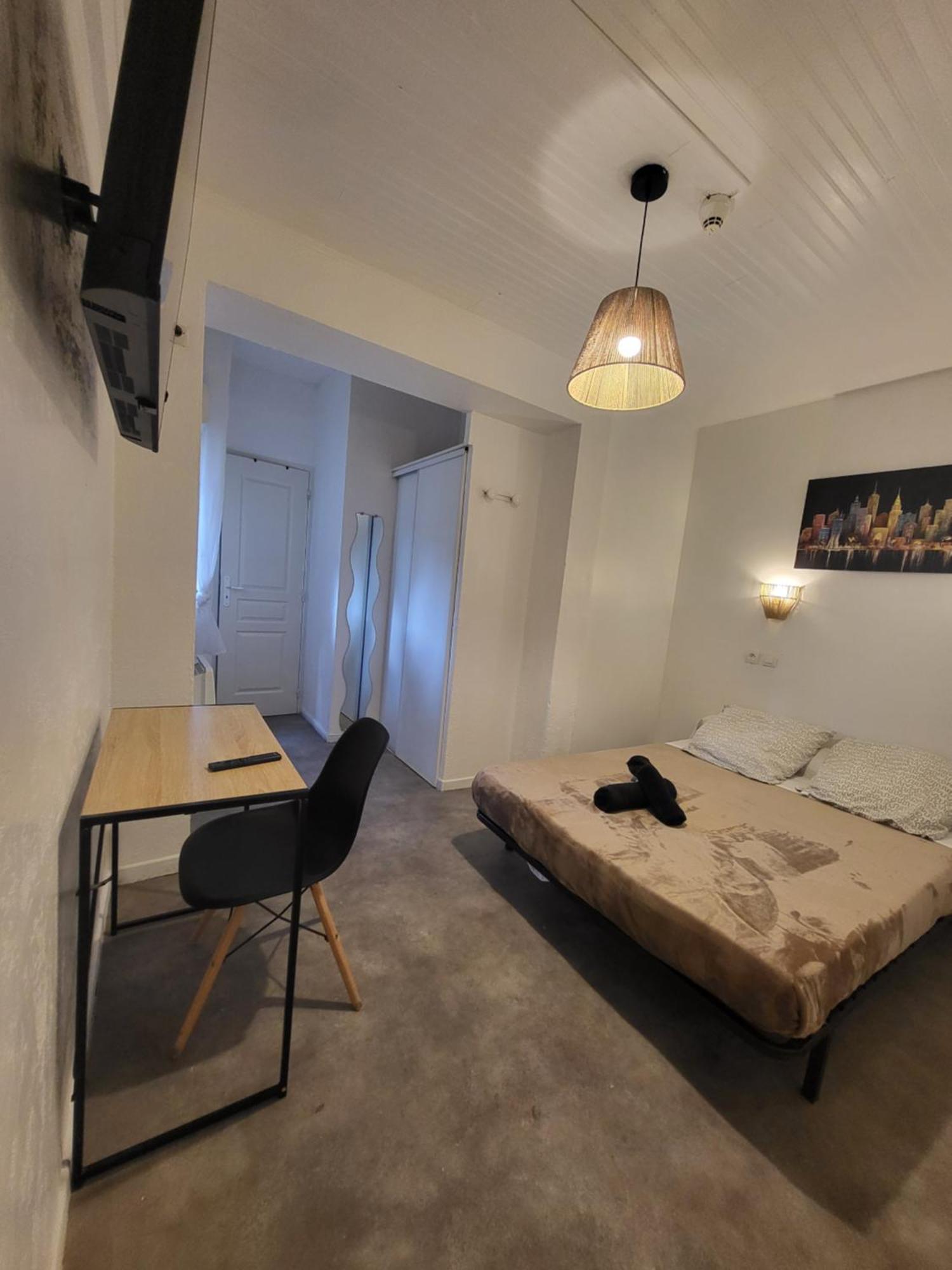 Le Hotel 2*